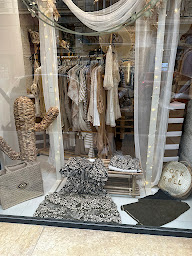 Photo n°31 de Shops Lyon à Lyon (Magasin de chaussures)