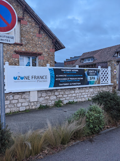 Photo de Piscines de France - Pisciniste Vernon Giverny (27) - Construction de piscine à Putanges-Pont-Écrepin (61210)