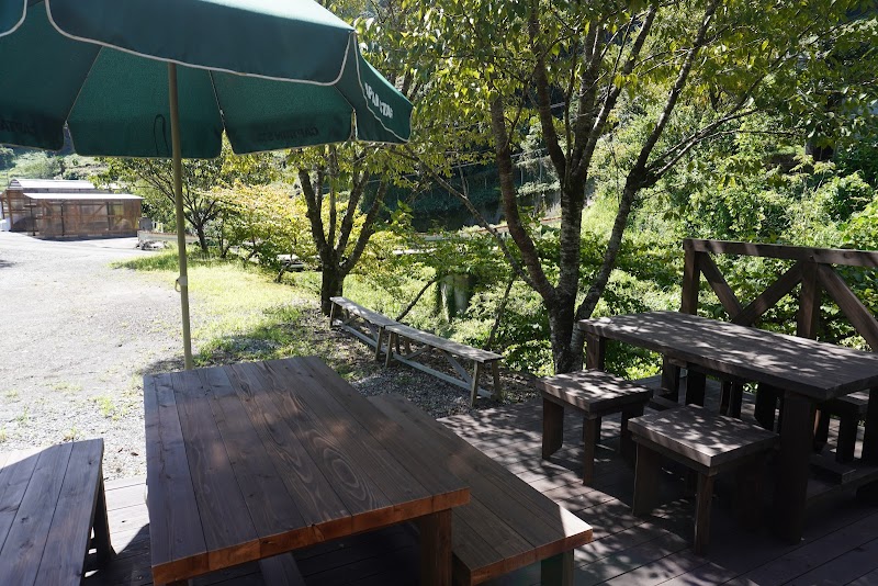 桜畑のテラスカフェ