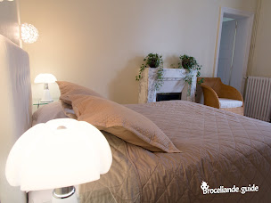 Photo n°21 de La Maison Rouge, chambres d'hôtes en Brocéliande, à proximité de Rennes. à Montauban-de-Bretagne (Chambre d'hôtes)