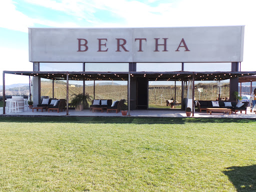 Bubbles Bertha Wine