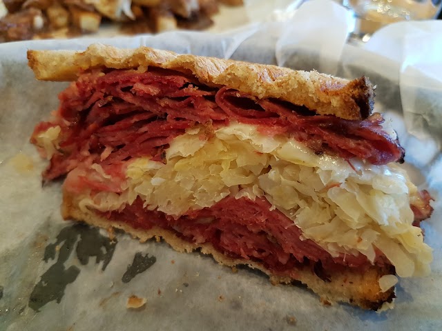 Estrella's Montreal Deli