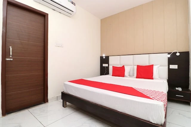 Capital O 29265 Hotel Gold