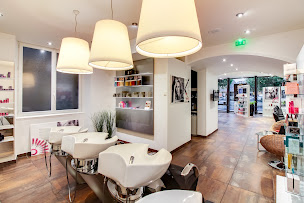 Photo n°9 de Marc Thouvard coiffure à Morlaix (Magasin de produits de beauté)