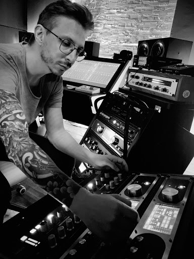 Dellinger Studio - Visual