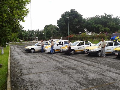 Photos of A Taxi + F&aacute;cil