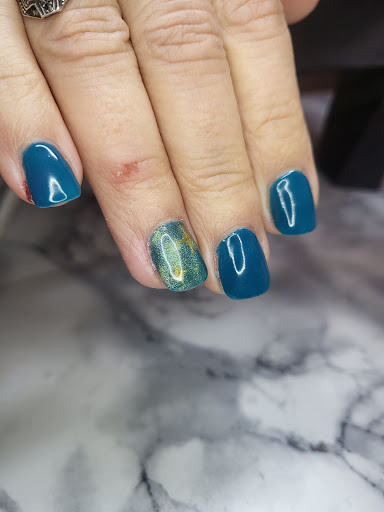 The male nail tech - Thumbnail