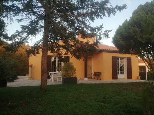 Photo de Le Pré aux Moines : Maison de Maître avec Piscine Chauffée et Parc Privé en Charente-Maritime à Fontcouverte (17100)