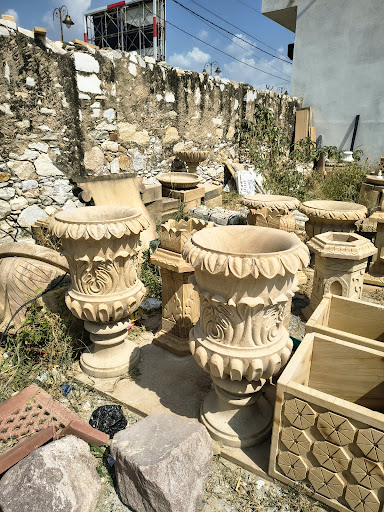Premium Handcrafted Sandstone Planters, Carved Garden Urns and Stone Artifacts by Stone Fort Indi… post image
