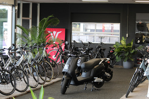 Donkers Autobedrijf Moergestel | Bosch Car Service | Donkers Vermeer E-Bikes