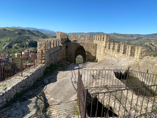 Sperlinga Castle - Visual