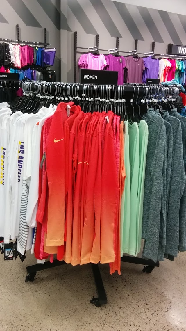 Nike Clearance Store - Mississauga/Dixie