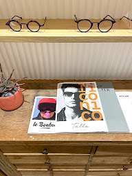 Photo n°11 de L'Artisan du Regard - Opticien Paris 9 à Paris (Magasin de lunettes de soleil)