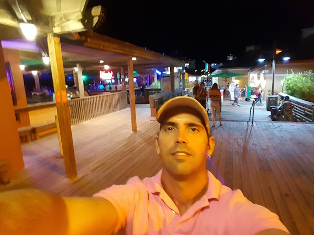 Hooters