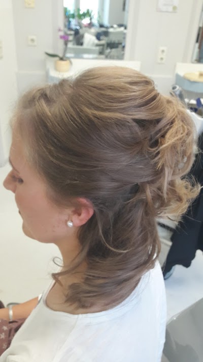 Photos of Roswitha Herchenbach Friseur-und Kosmetiksalon