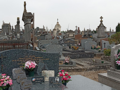 Cimetière Breteuil Gallery - France