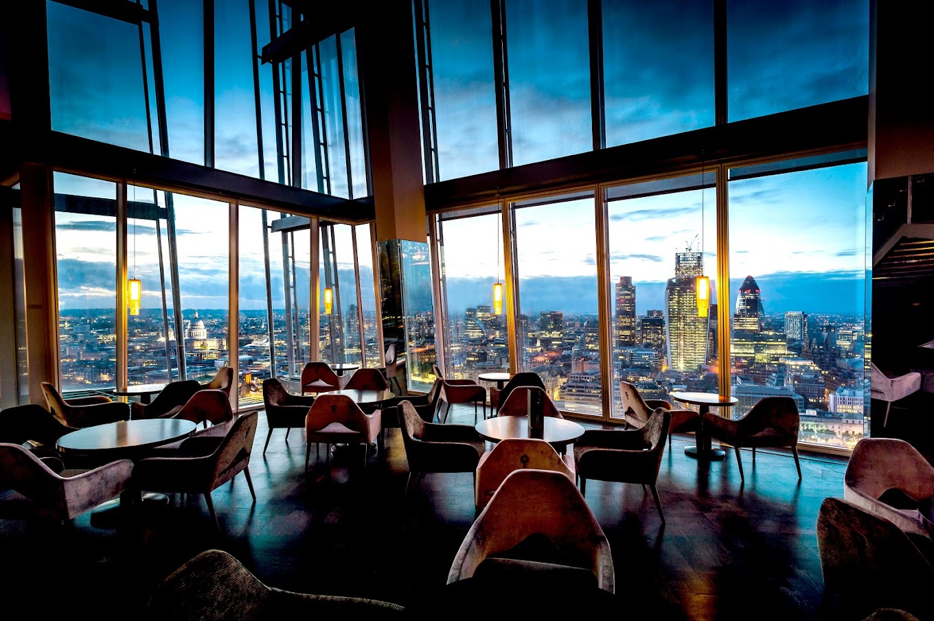 Discover the top bars in London with stunning views of the city skyline. From rooftop bars to riverside pubs, our guide will take you on a journey through the best places to sip a cocktail and take in the breathtaking views of London's iconic landmarks. #londonnightlife #londonbars | The Best Bars In London | London Bars With Views | Best Bars With City View In London | Best Places For Drinks In London | London Nightlife Guide | Best Nightlife Areas In London