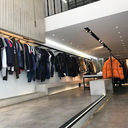 Photo n°1 de Rive Neuve à Marseille (Magasin de vêtements pour femmes)
