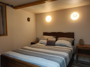 Photo n°11 de Au Bois des Riots à Montillot (Gîte)