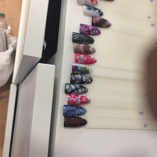 Nicky Nails - Visual