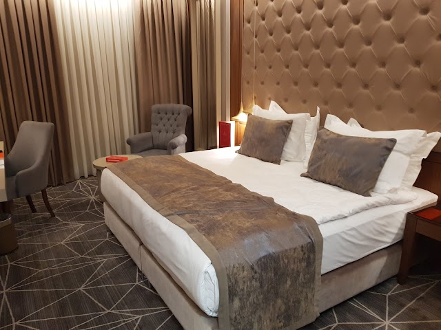 Kaya Laleh Park Hotel