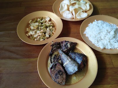 Photos of Laris store