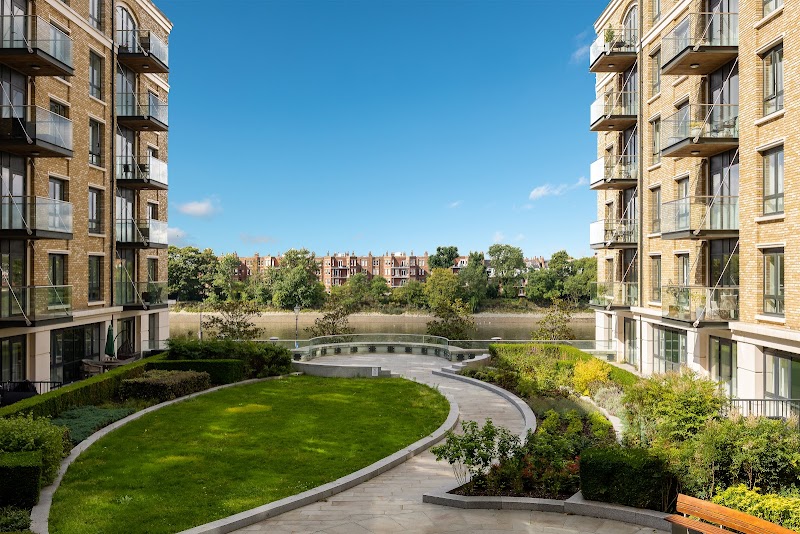 PROPER GENIES photo 2