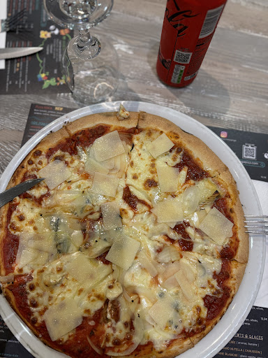 Photo 3 - MEGA PIZZ
