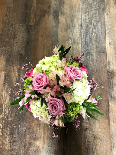 Carriage Barn Florals & Gifts Gallery - United States