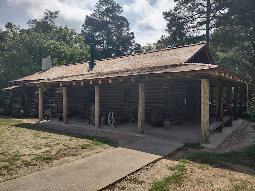 Old Washington Blacksmith Shop Logo