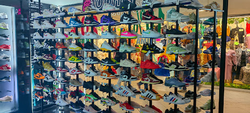 Black Point Sneaker'S