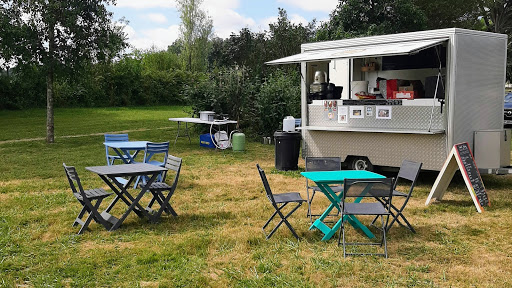 Photo 3 - LE PUCH TRUCK