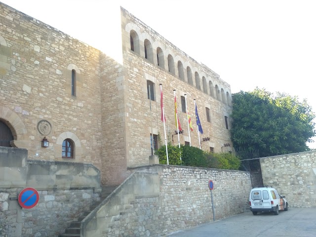 El Castillo De La Suda (El Parador)