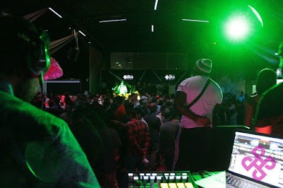 Photos of THE CLUB LINDORA