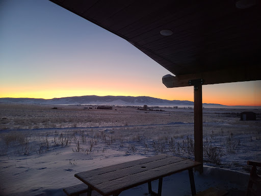 Shedhorn Cabins & Horse Motel - Thumbnail