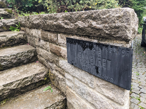 Mennevret German Cemetery - Thumbnail