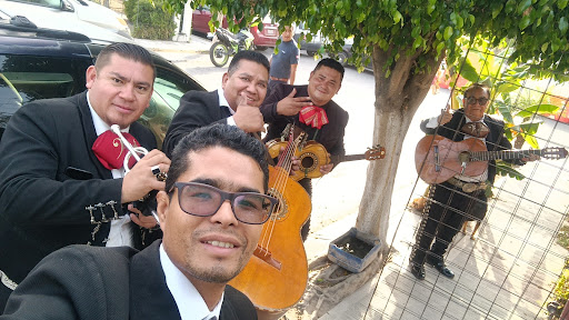 Mariachi son de mi tierra de celaya