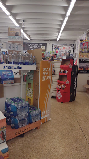Gray Mart - Visual