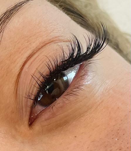 Natural Lash Beauty - Thumbnail