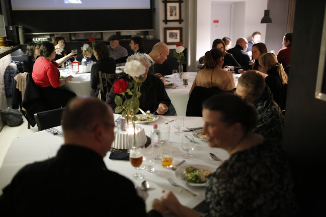 Kaledonia Skót Gastro & Sports Pub - Kocsma