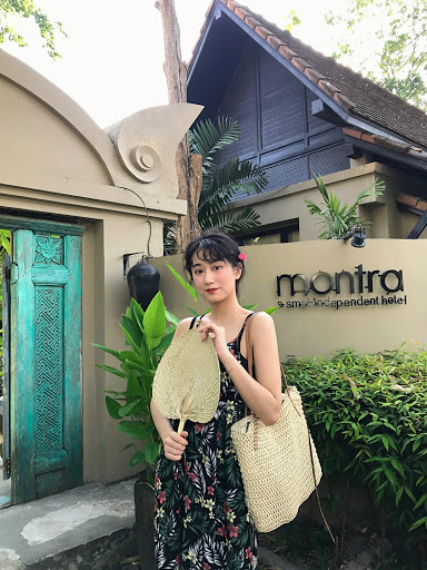 Montra