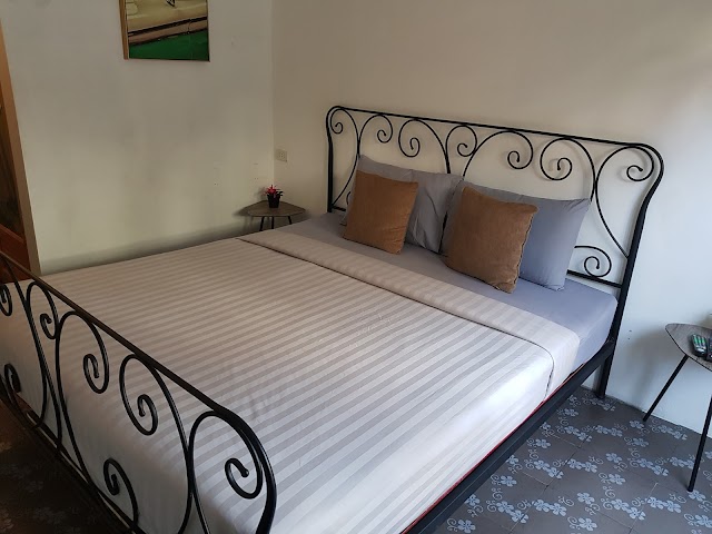 Sidewalk Boutique Hotel