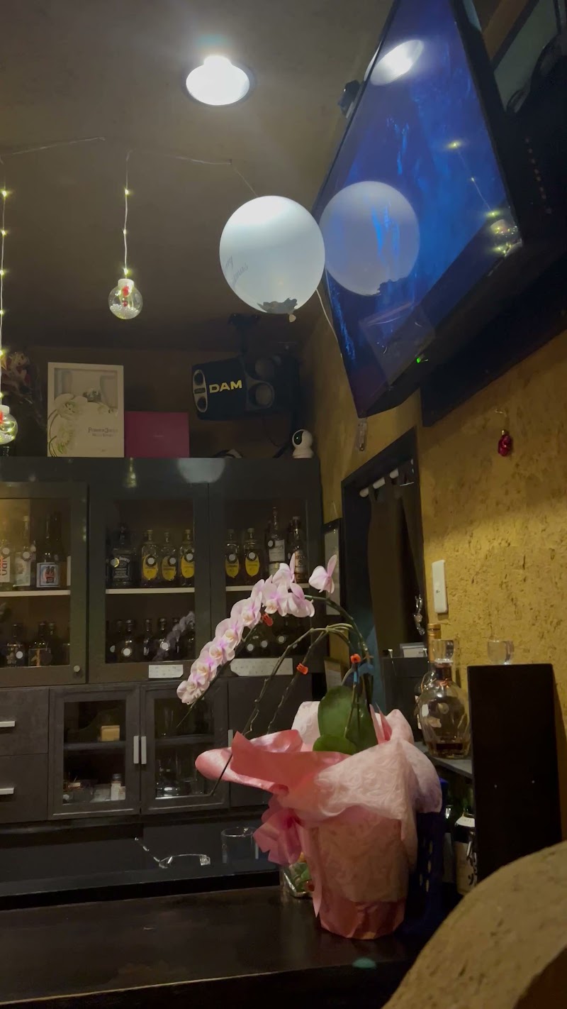 本厚木スナック Lounge Tea(ラウンジ ティー )