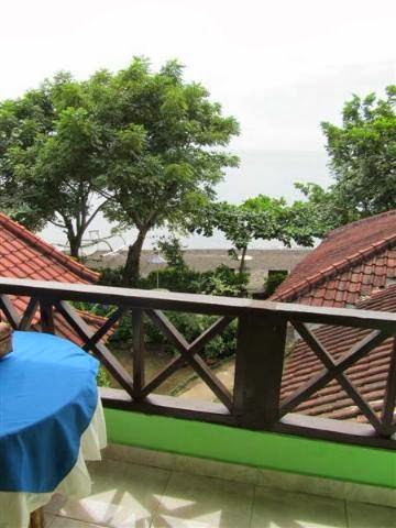 Bali Amed BlueStar - Seafront Bungalow