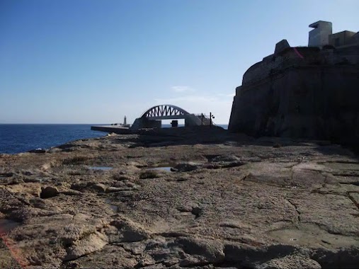 St. Elmo Breakwater, Author: Luke Incorvaja