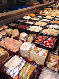 Photo n°1 de Charcuterie Traiteur Aux Petits Friands Châteaudun à Châteaudun (Magasin)