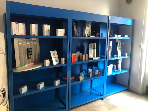 Pronto Intervento Fabbro Milano H24 Locksmith - Apertura Sblocco e Cambio Serrature Gallery - Italy