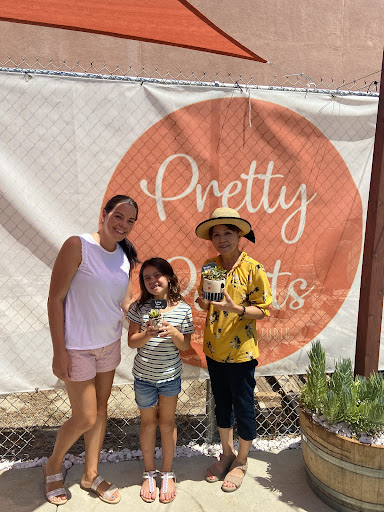 Pretty Paints Mobile Art Studio - Thumbnail