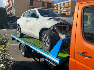 Photo n°13 de Epaviste - Remorquage Bouches-du-Rhône - Marseille à Aubagne (Service de destruction)