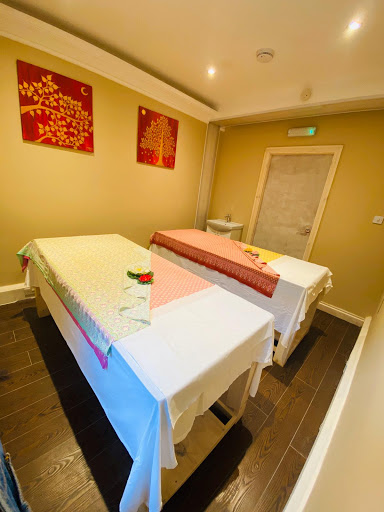 Refresh and Spa - Visual